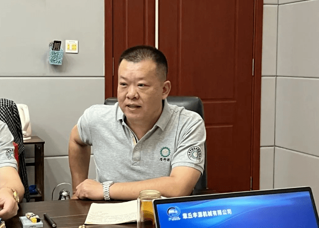 大家一起對(duì)行業(yè)案例進(jìn)行分析，討論行業(yè)開(kāi)發(fā)的策略，旨在深入了解客戶需求后，給不同行業(yè)客戶提供專業(yè)解決方案，與客戶一起成長(zhǎng)。